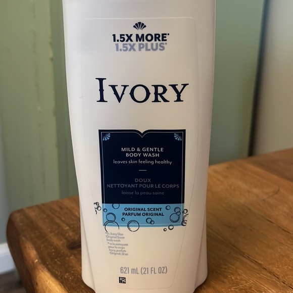 Ivory Body Wash and Peopermint Bath Bomb - Picture 2 of 3